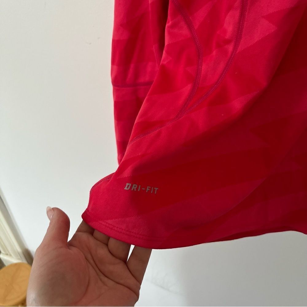 Nike Dri-FIT Element Half Zip Running Top Small Pink Jacquard Thumbholes - Picture 7 of 11